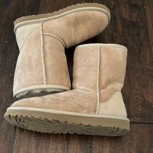 Tan Ugg boots